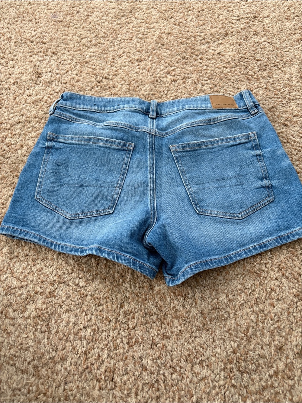 American Eagle Outfitters Mid-Rise Light Blue Denim Shorts - Picture 4 of 4